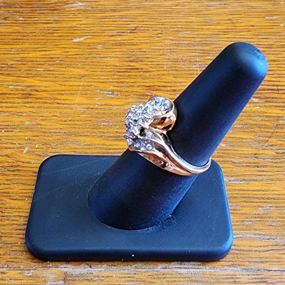 Women's 10kt Gold Ring Genuine Diamond 1/2 CTTW Size 7 - Picture 10 of 13